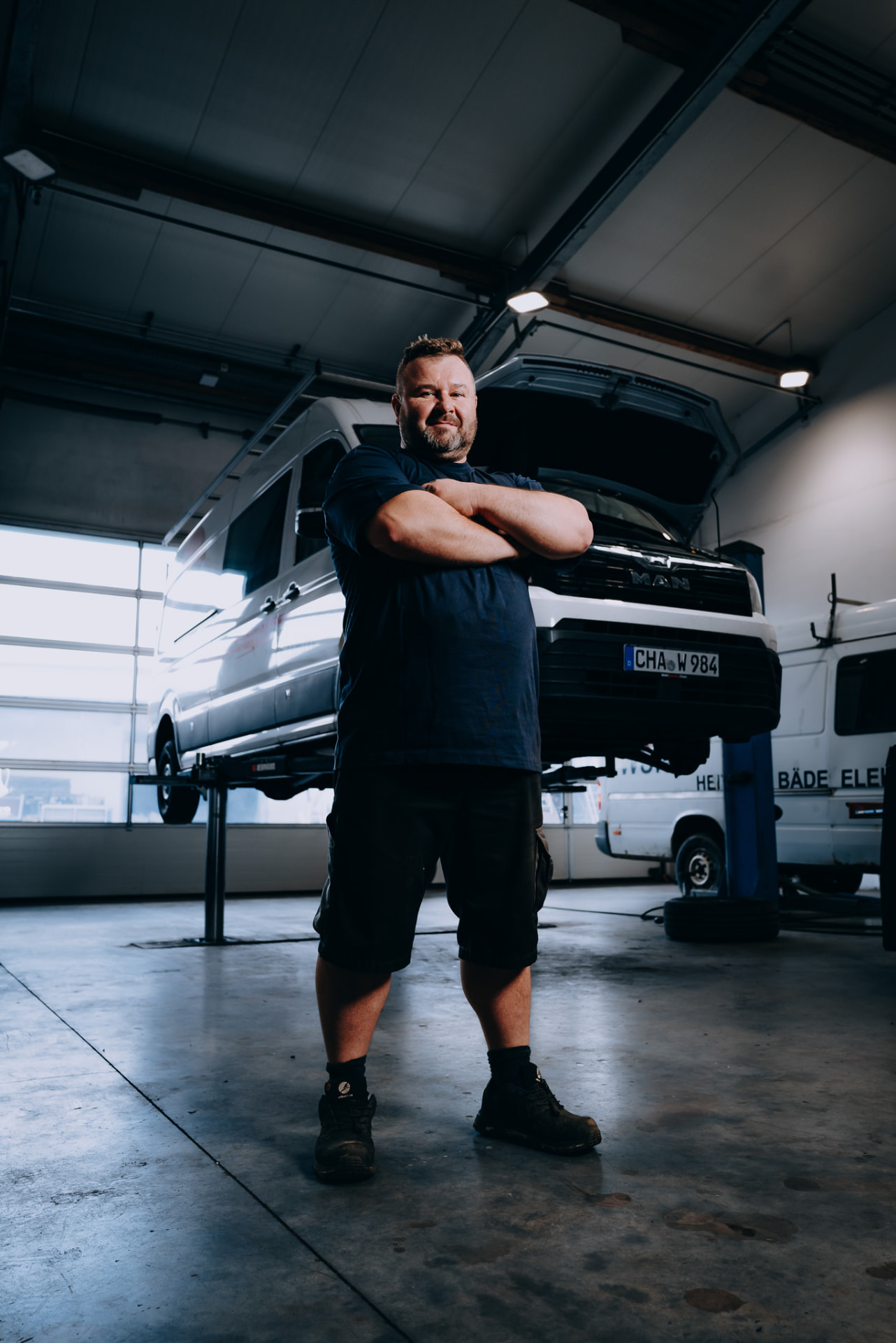 Kfz-Mechaniker der Wurm GmbH in der eigenen Werkstatt